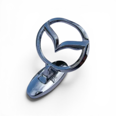 Емблема приціл на капот Mazda Хром на скотчі (сплав)